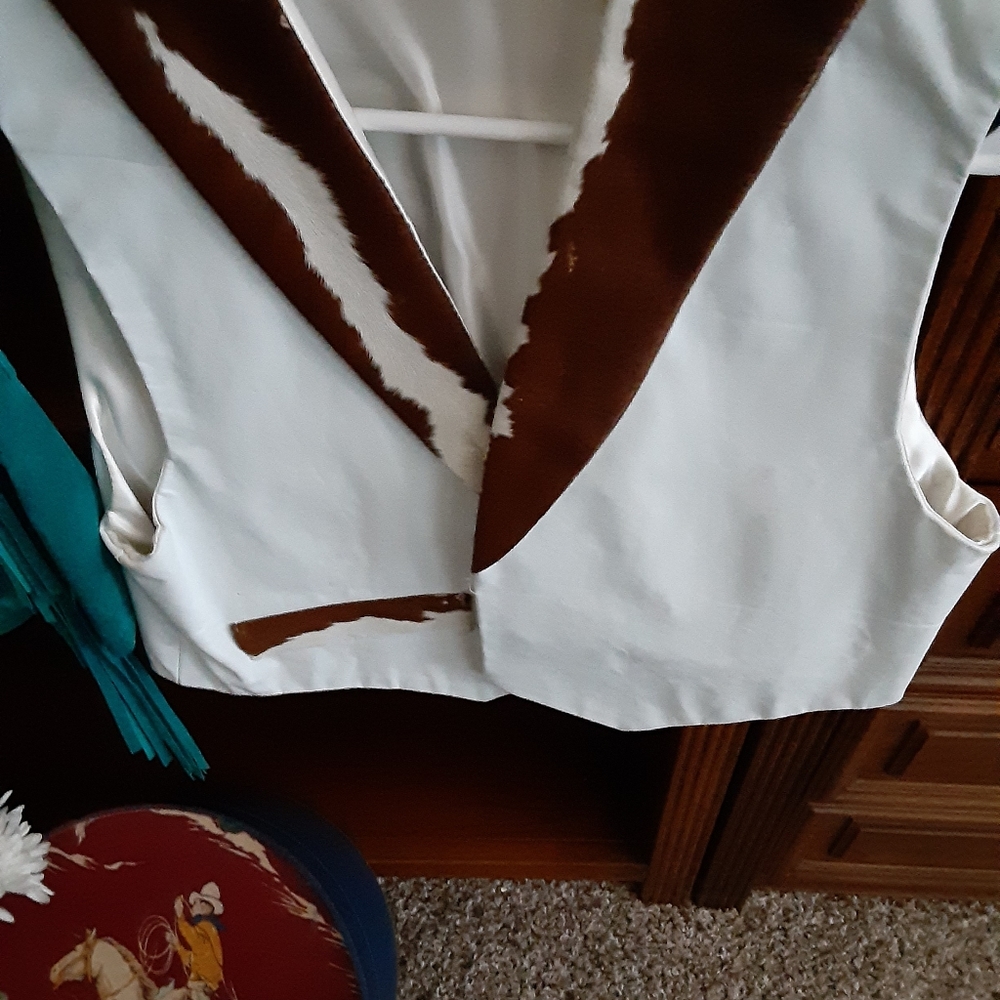 Women Western White Cowhide Vest